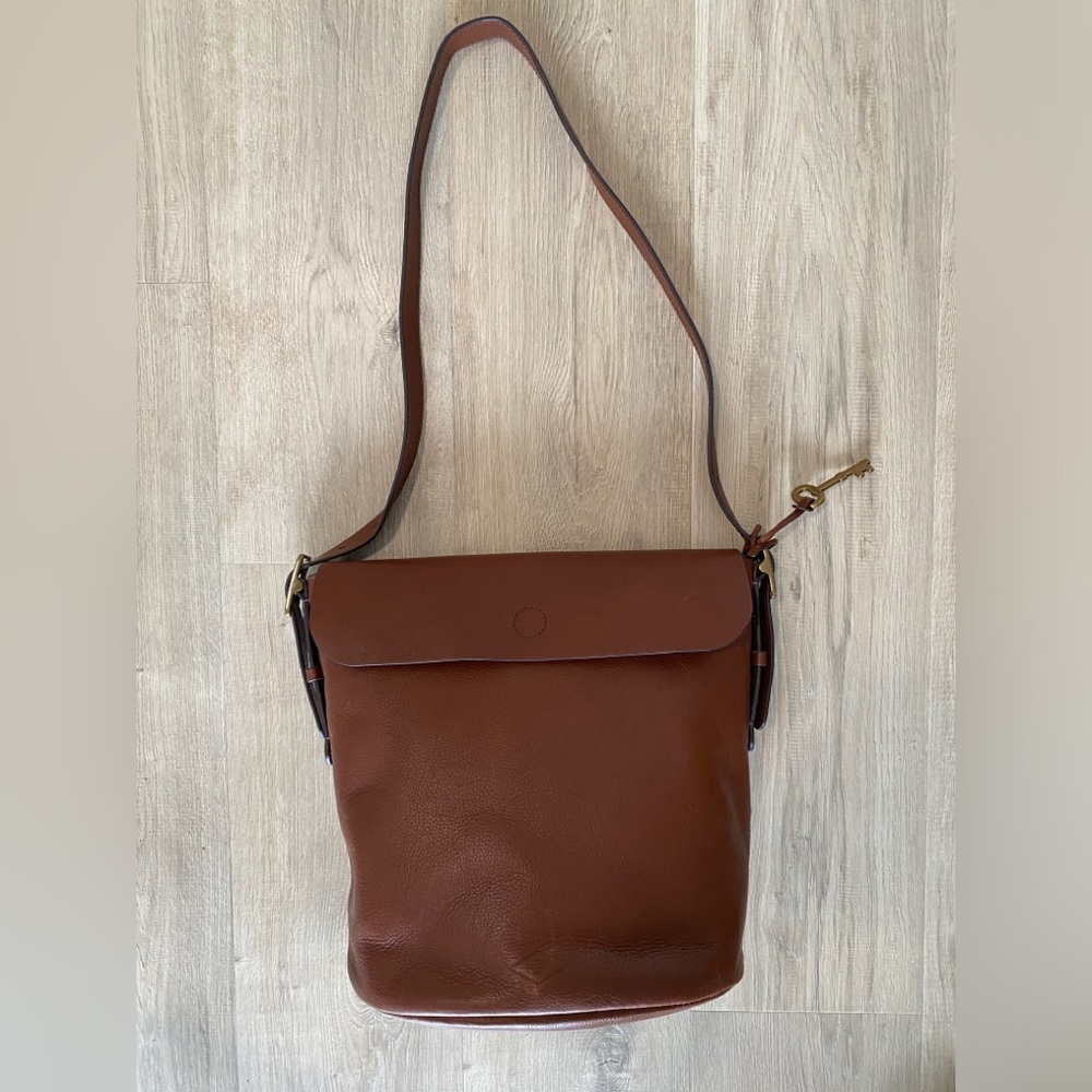 Fossil
Women's Brown Haven Small Leather Bucket Bag